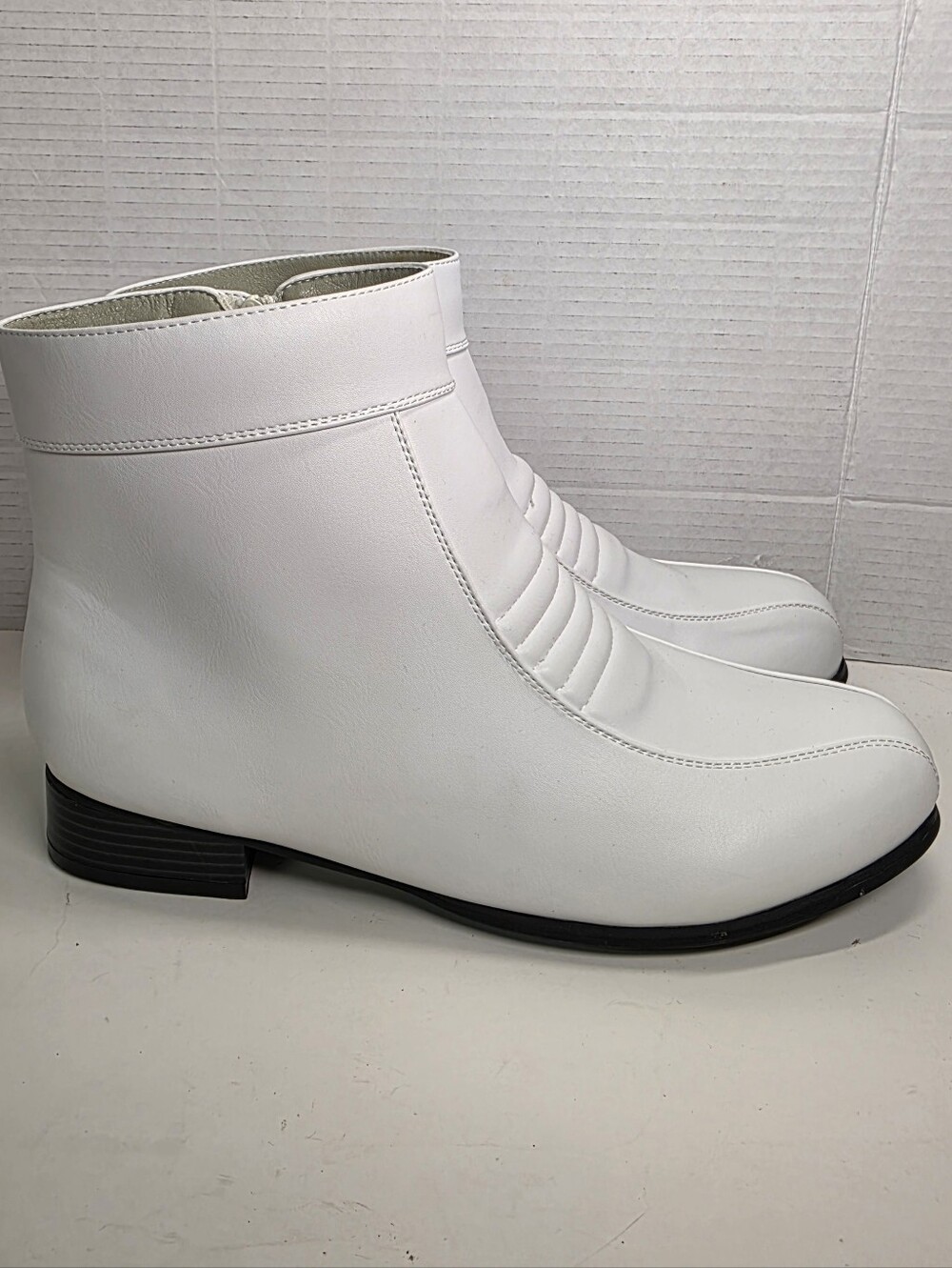 Funtasma White Side Zip Ankke Boots Sz LARGE Cosplay Dress Up Stormtrooper